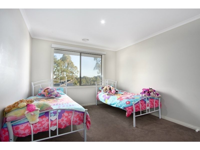 4 Lyndhurst Square, Drouin VIC 3818