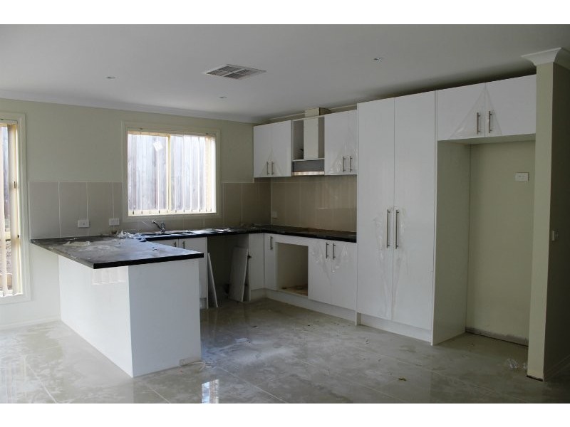 112 Church Street, Drouin VIC 3818