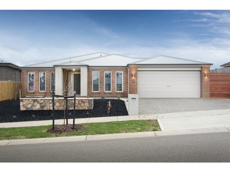 5 Cedarwood Drive, Warragul VIC 3820