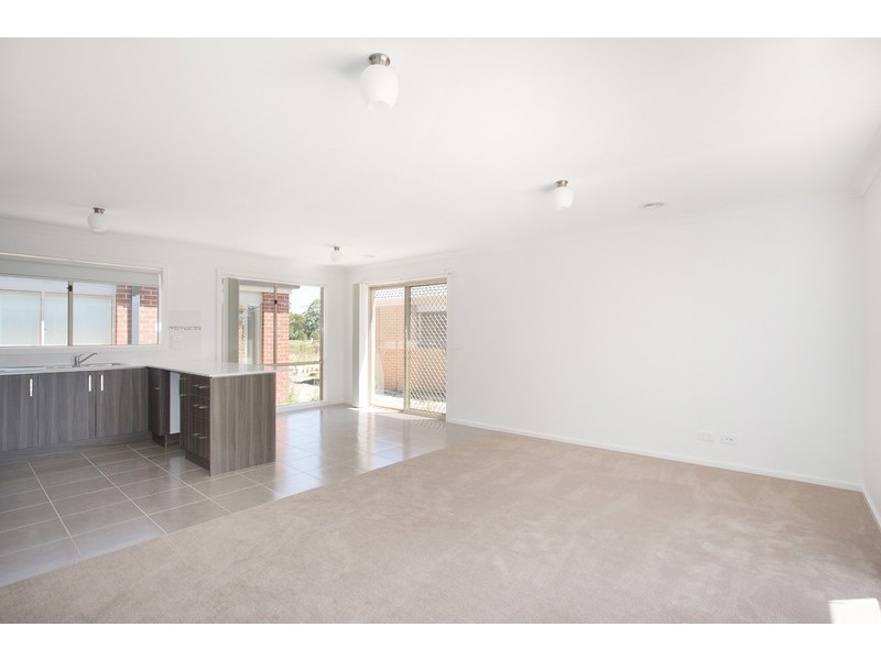 Unit 19 9 Shakespeare Court, Drouin VIC 3818