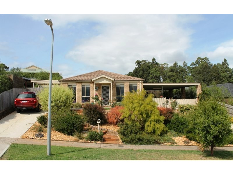25 Claudia Crescent, Drouin VIC 3818