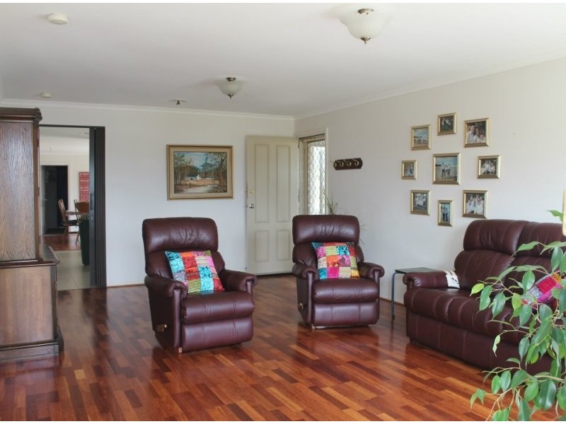 25 Claudia Crescent, Drouin VIC 3818