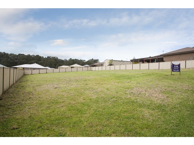 4 Crystal Court, Drouin VIC 3818
