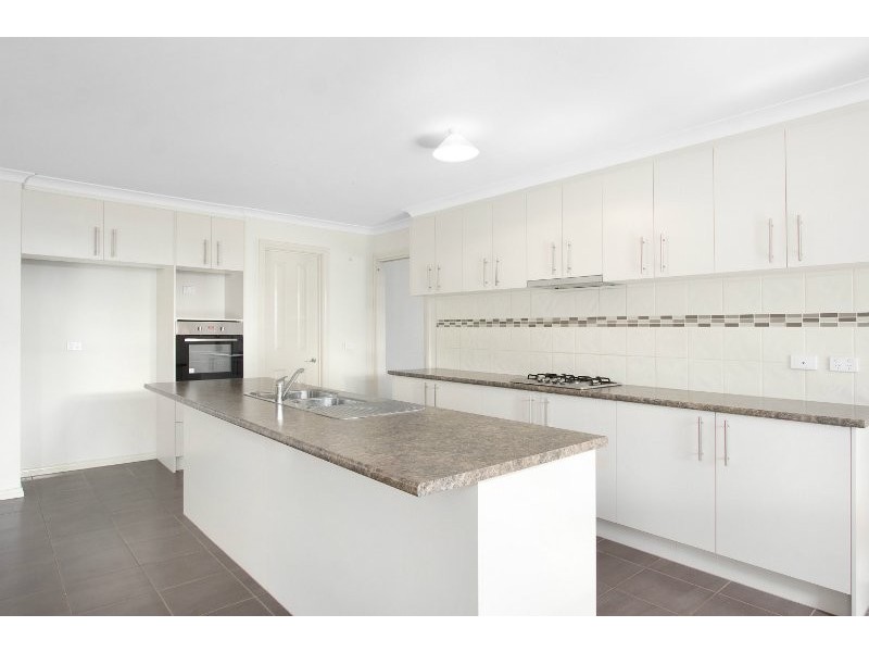5 Mineral Court, Drouin VIC 3818