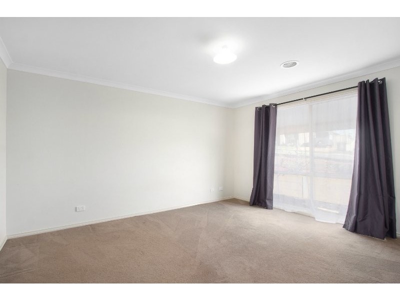 5 Mineral Court, Drouin VIC 3818