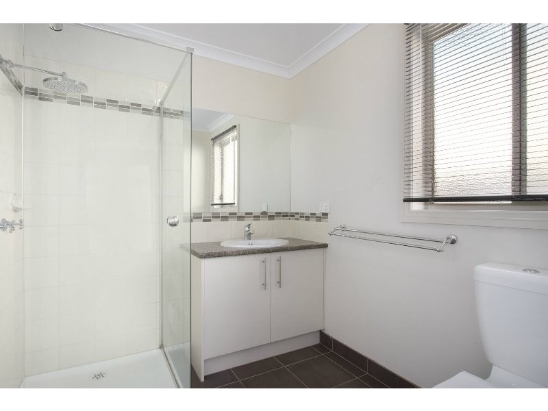 5 Mineral Court, Drouin VIC 3818