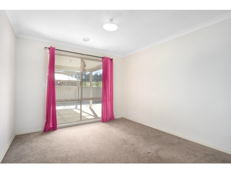 5 Mineral Court, Drouin VIC 3818