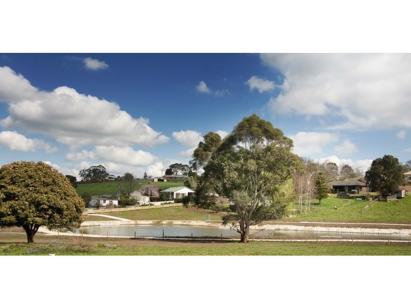 17 Railway Road, Neerim South VIC 3831
