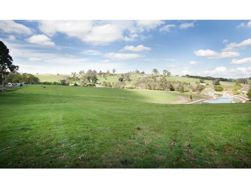 17 Railway Road, Neerim South VIC 3831
