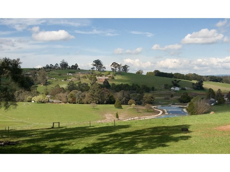 17 Railway Road, Drouin VIC 3818