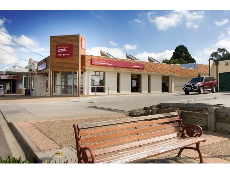 17 Railway Road, Drouin VIC 3818