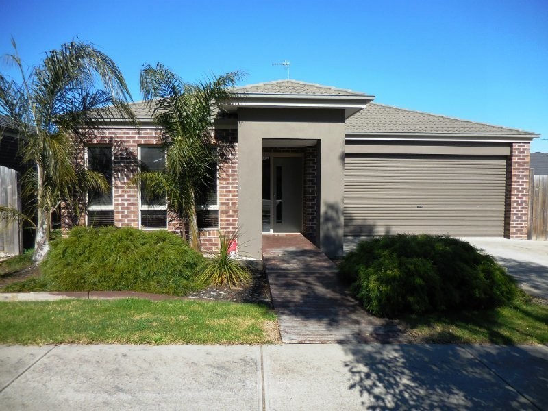 8 Isabella Court, Drouin VIC 3818