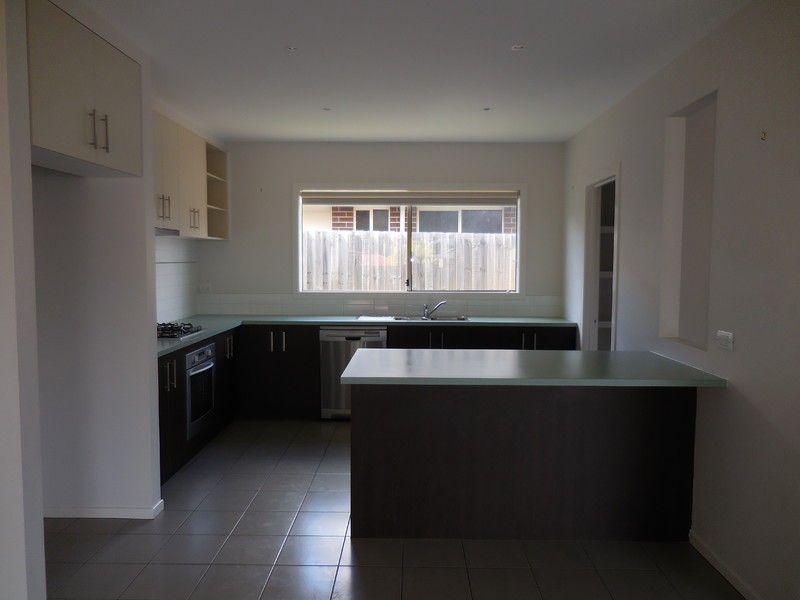 8 Isabella Court, Drouin VIC 3818