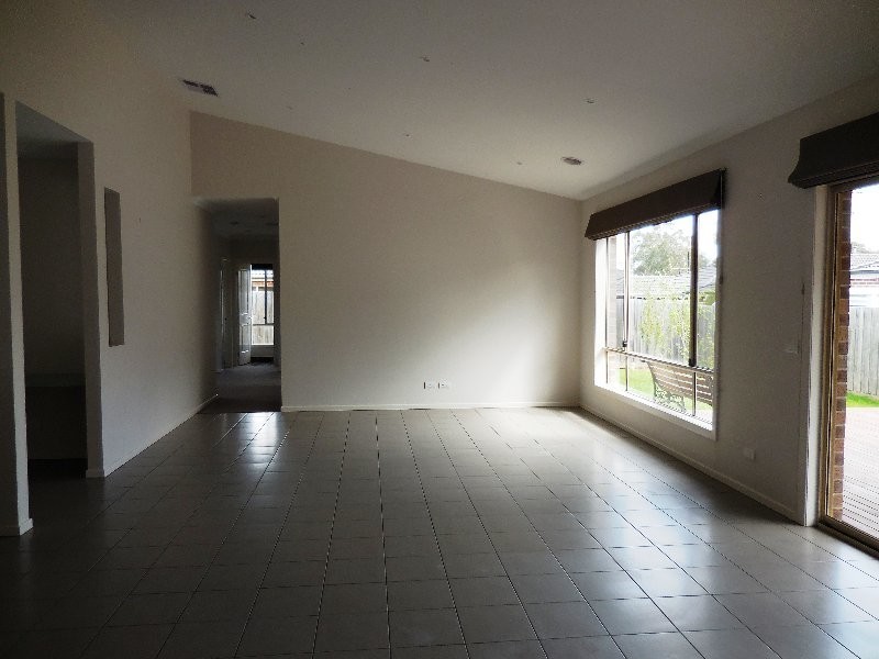 8 Isabella Court, Drouin VIC 3818