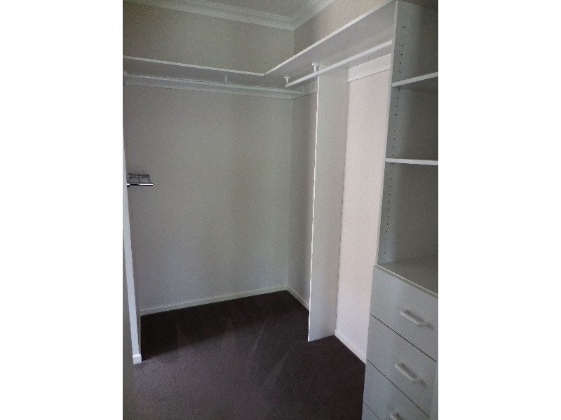 8 Isabella Court, Drouin VIC 3818