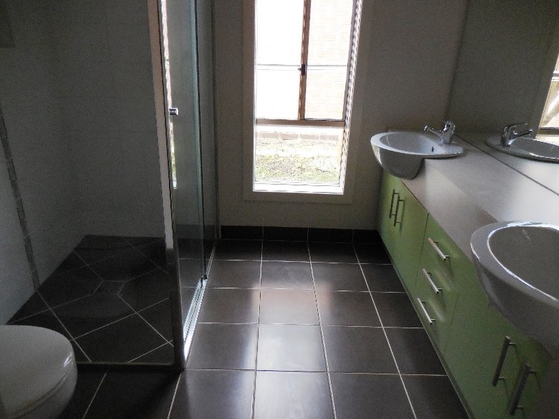 8 Isabella Court, Drouin VIC 3818