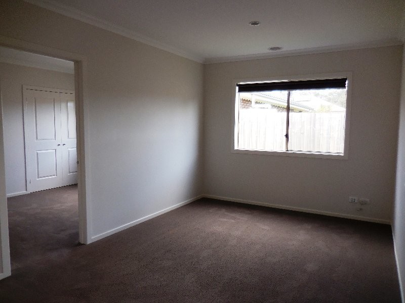 8 Isabella Court, Drouin VIC 3818