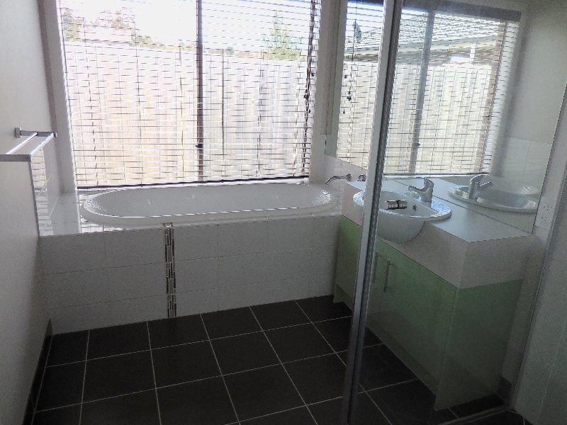 8 Isabella Court, Drouin VIC 3818