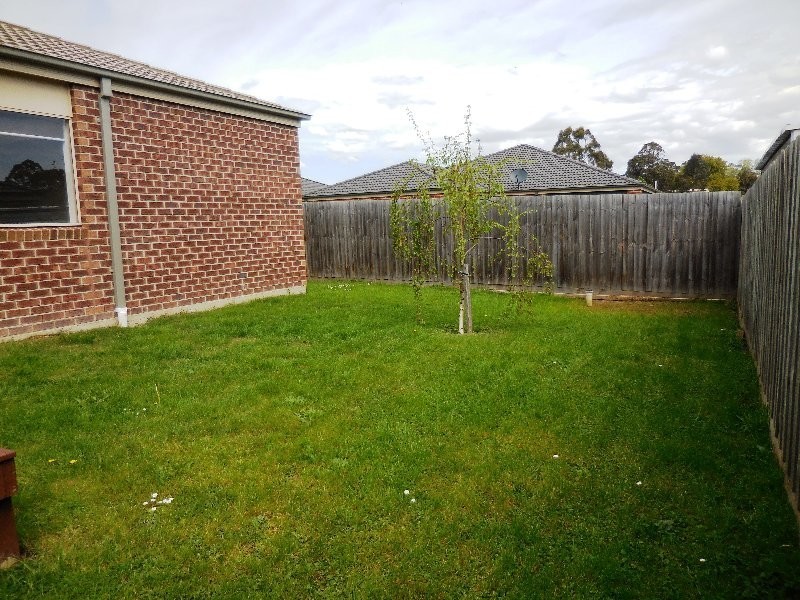 8 Isabella Court, Drouin VIC 3818