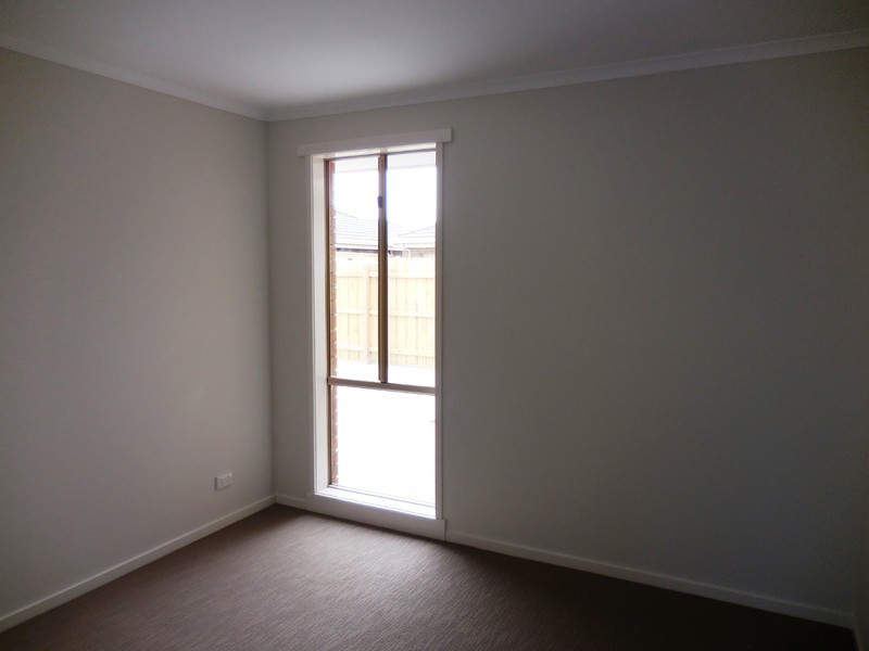 2/2 Burnnett Court, Longwarry VIC 3816