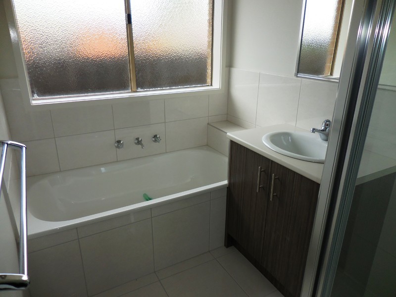 2/2 Burnnett Court, Longwarry VIC 3816
