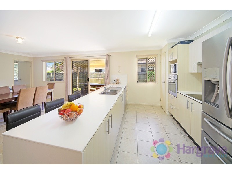 17 Oak Street, Cooroy QLD 4563