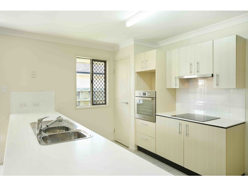 17 Oak Street, Cooroy QLD 4563
