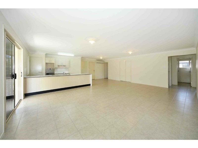 17 Oak Street, Cooroy QLD 4563
