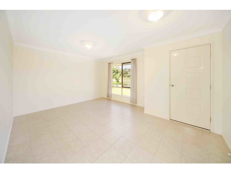 17 Oak Street, Cooroy QLD 4563