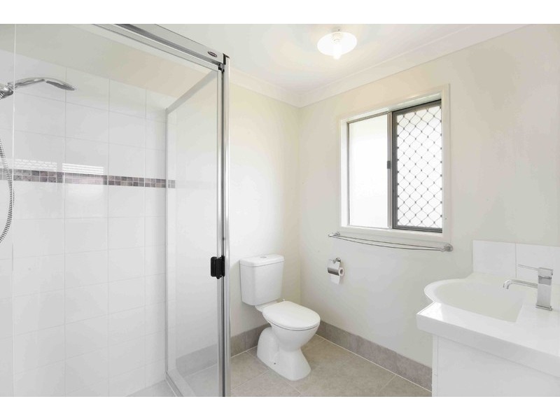 17 Oak Street, Cooroy QLD 4563