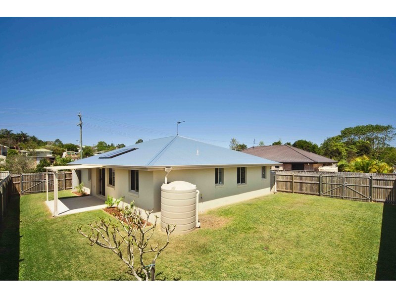 17 Oak Street, Cooroy QLD 4563