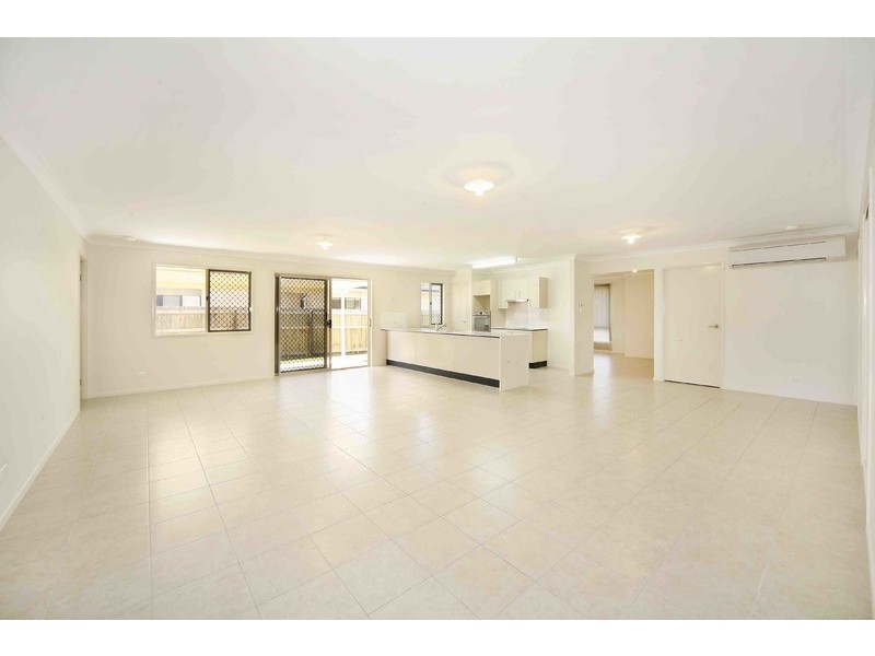 17 Oak Street, Cooroy QLD 4563