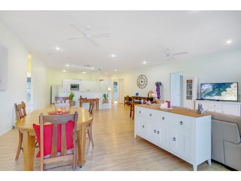 73 Smedley Drive, Pomona QLD 4568