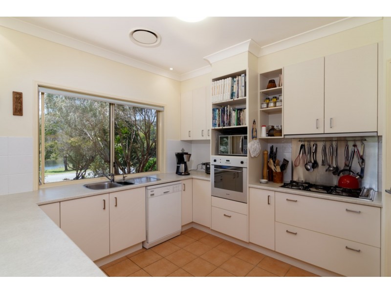 82 Orana Avenue, Pomona QLD 4568