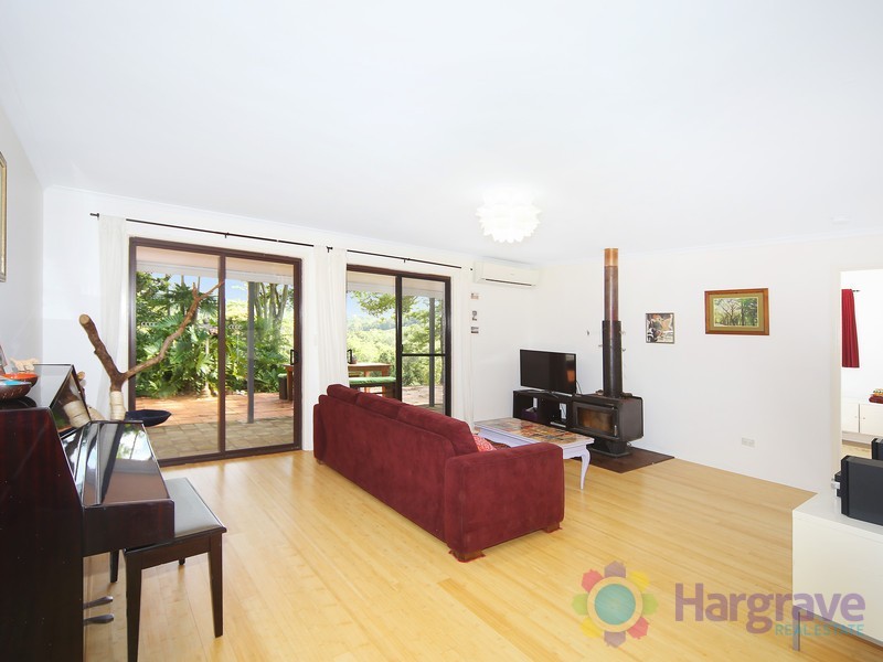 33 Moffat Road, Kin Kin QLD 4571