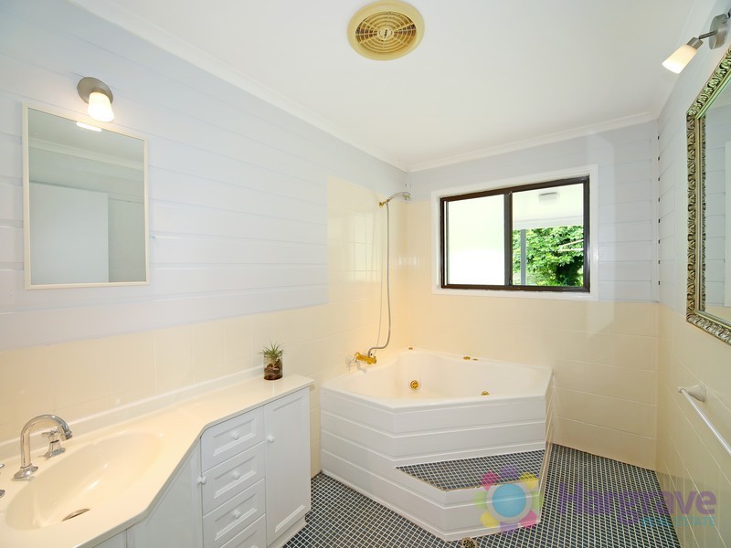 33 Moffat Road, Kin Kin QLD 4571