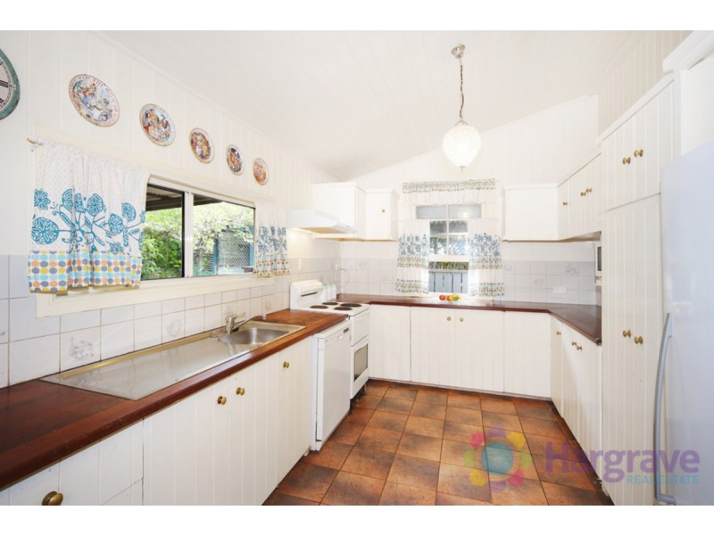 1 Railway Parade, Pomona QLD 4568