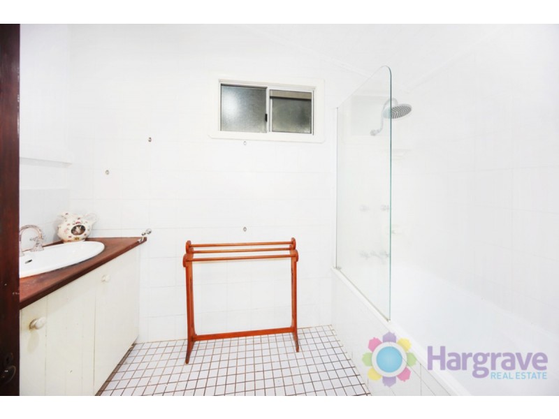 1 Railway Parade, Pomona QLD 4568