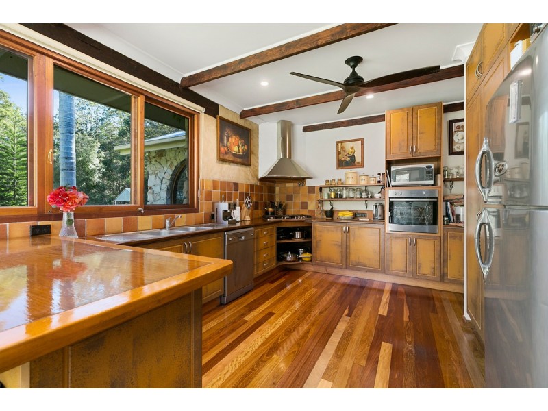 31 Mountain Street, Pomona QLD 4568