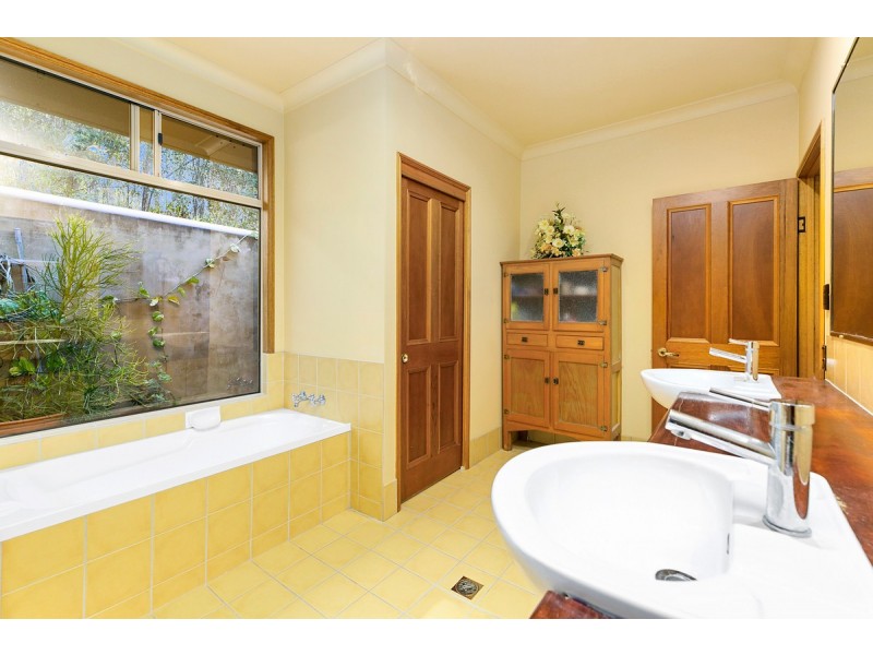 31 Mountain Street, Pomona QLD 4568