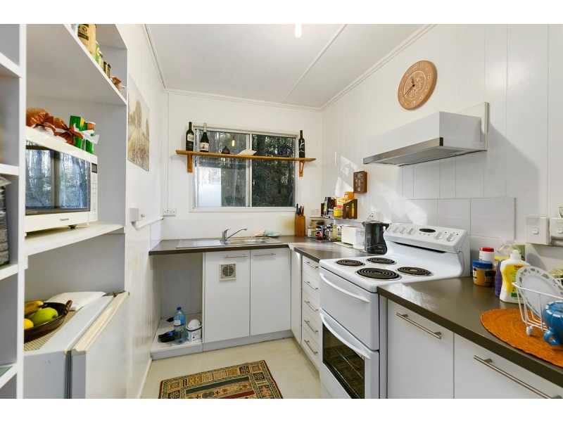 31 Mountain Street, Pomona QLD 4568