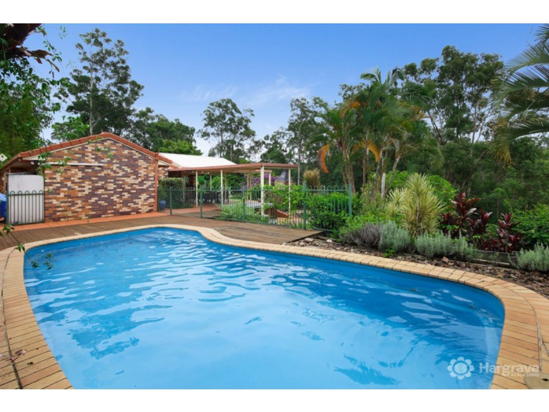 8 Underwood Close, Pomona QLD 4568