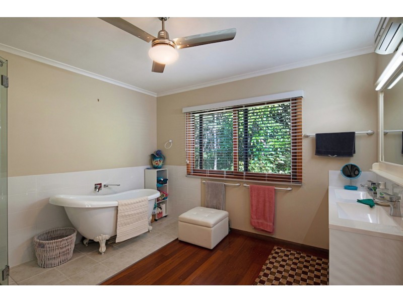 130 Noakes Road, Traveston QLD 4570