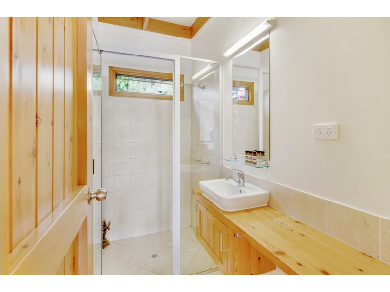 84 Coles Creek Road, Cooran QLD 4569