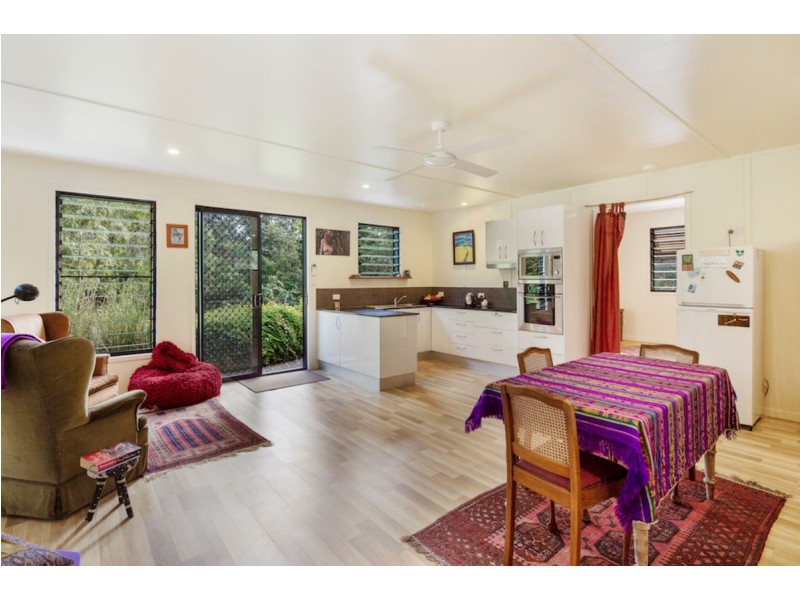 84 Coles Creek Road, Cooran QLD 4569