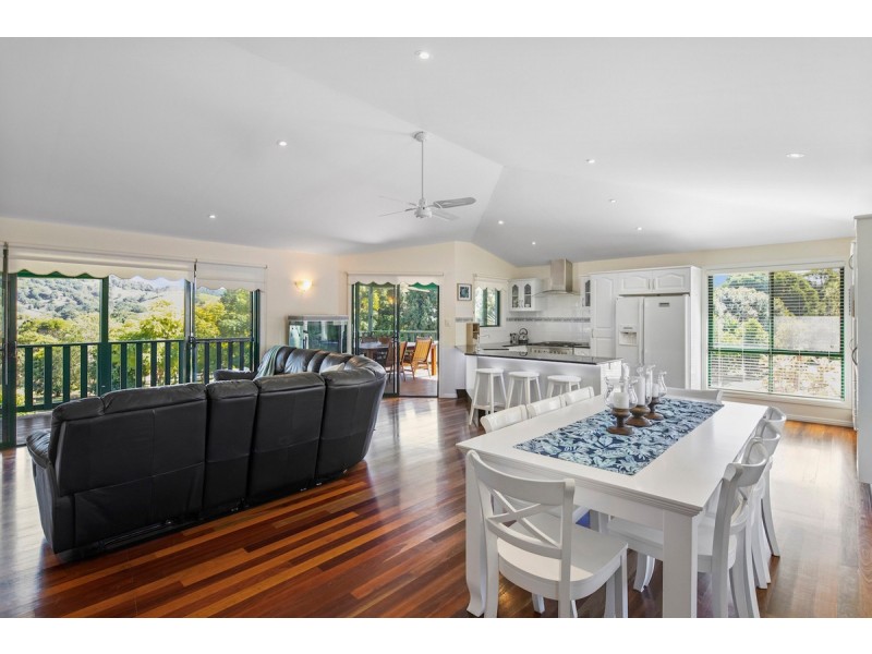 26 Sallwood Court, Pinbarren QLD 4568