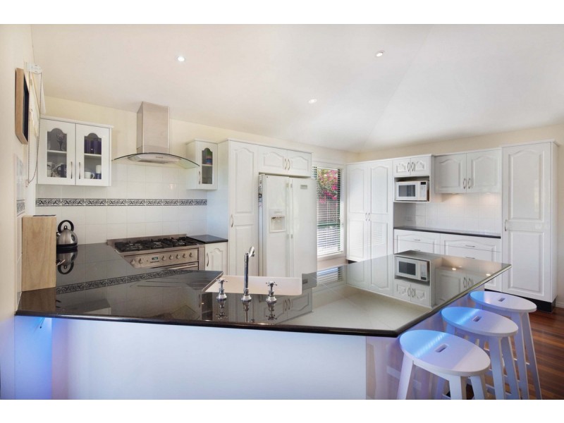 26 Sallwood Court, Pinbarren QLD 4568