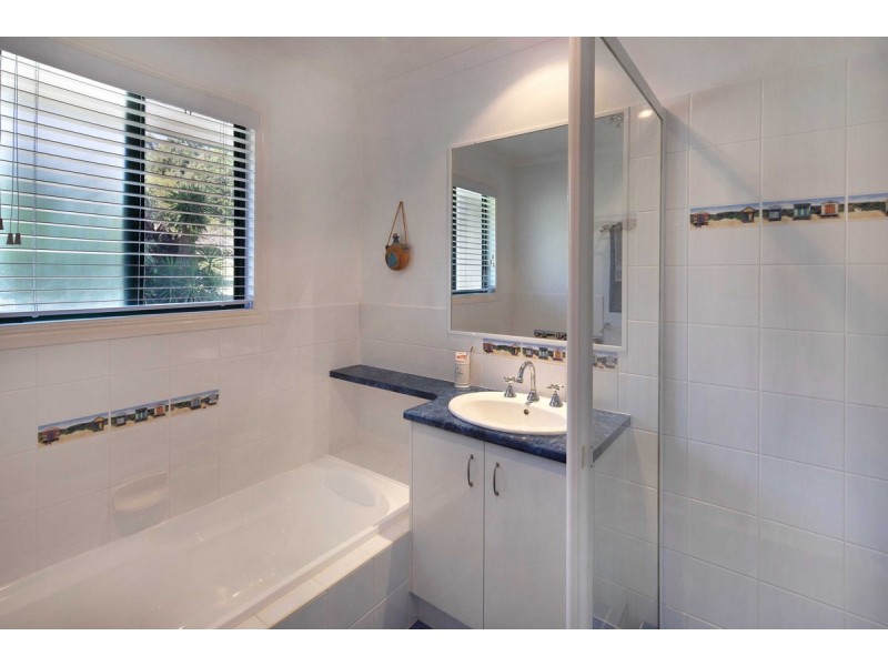 26 Sallwood Court, Pinbarren QLD 4568