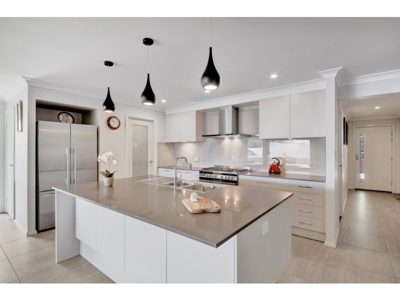 57 Lake Macdonald Drive, Cooroy QLD 4563