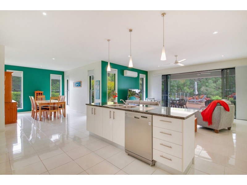 6 Whistler Way, Pomona QLD 4568